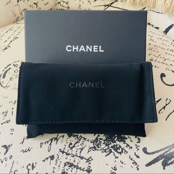 chanel caviar flap card holder - Picture 2 of 2